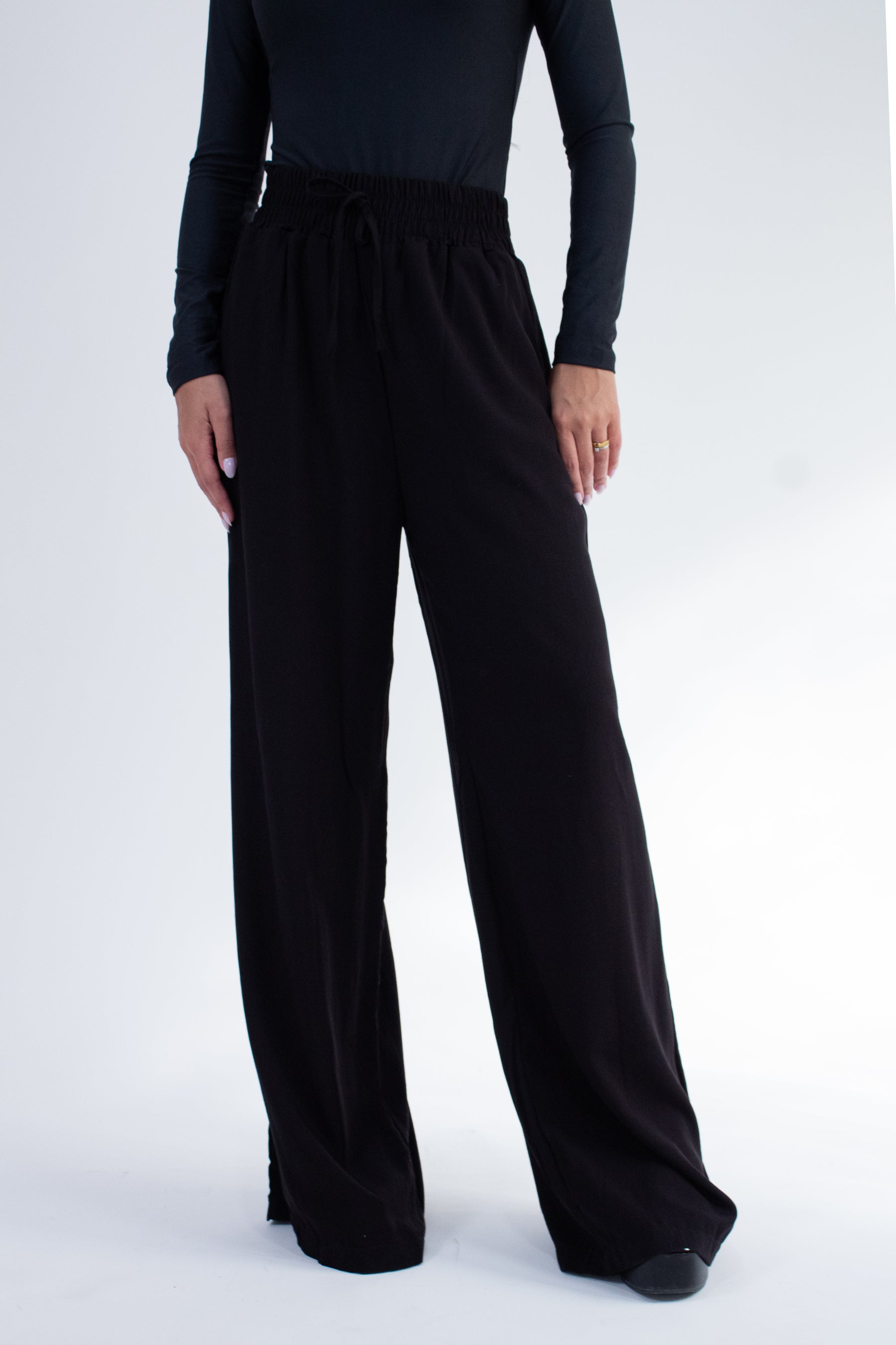 Calça Pantalona em Viscose com Cós Alto