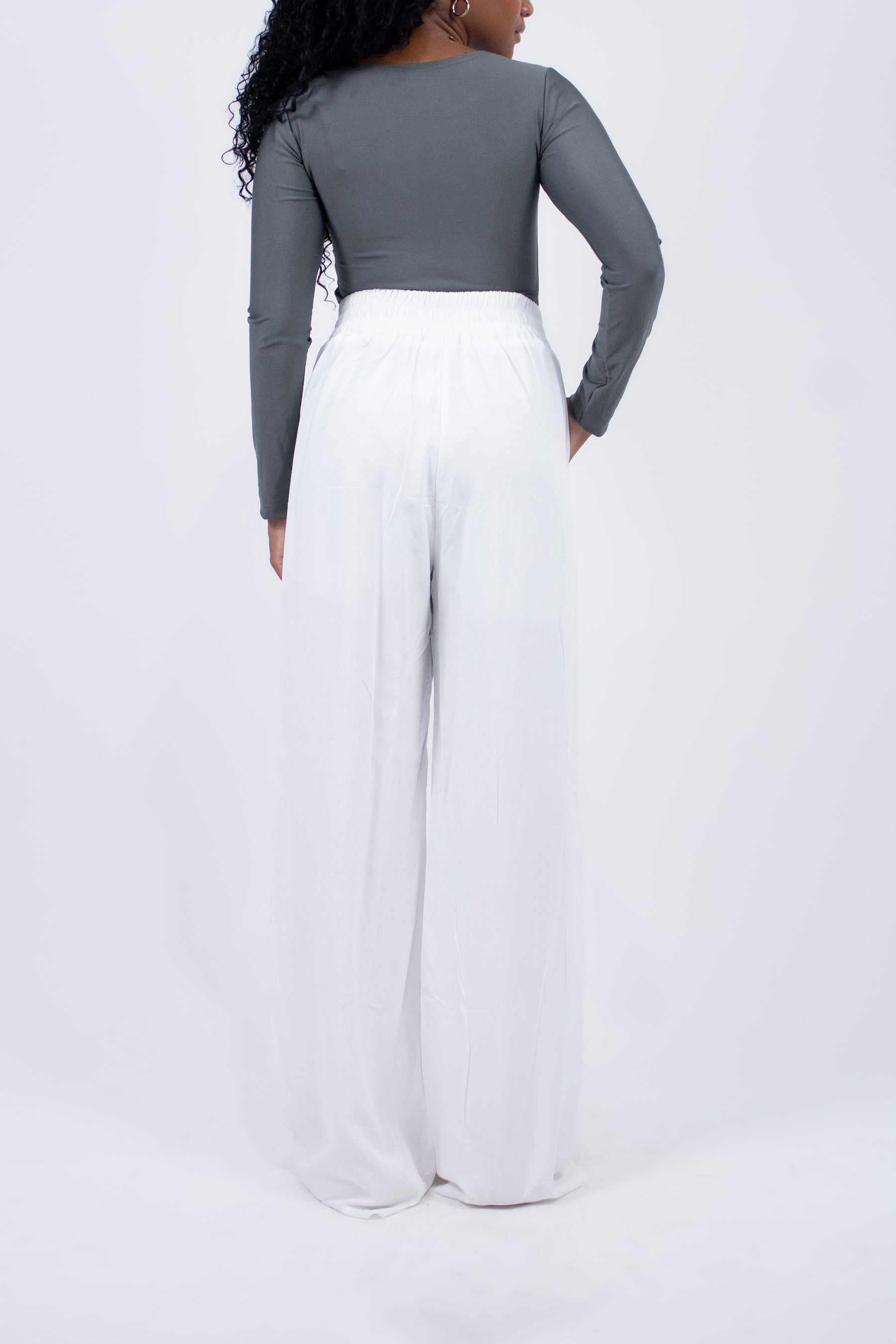 Calça Pantalona em Viscose com Cós Alto
