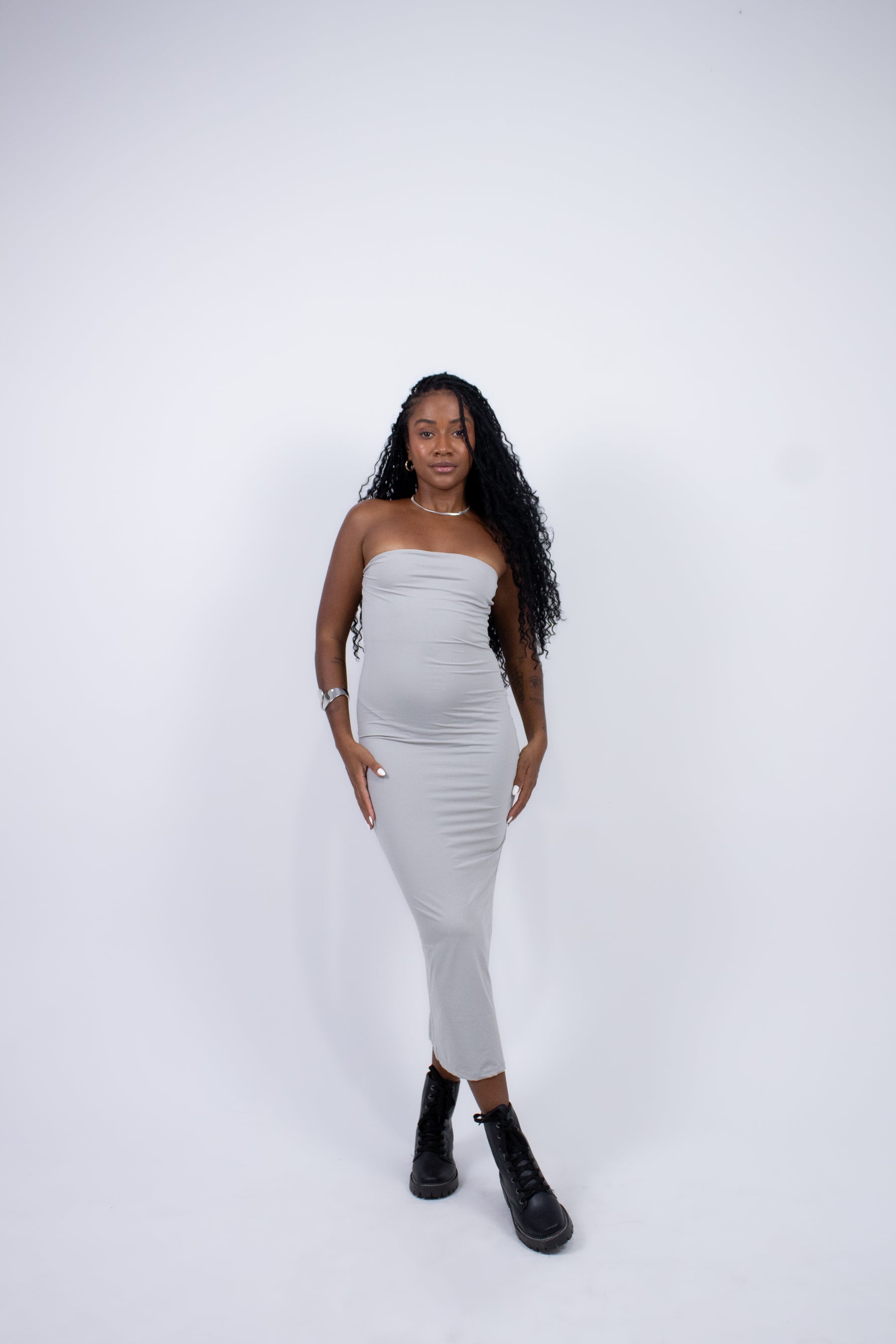 Vestido em Poliamida Midi Tomara que Caia