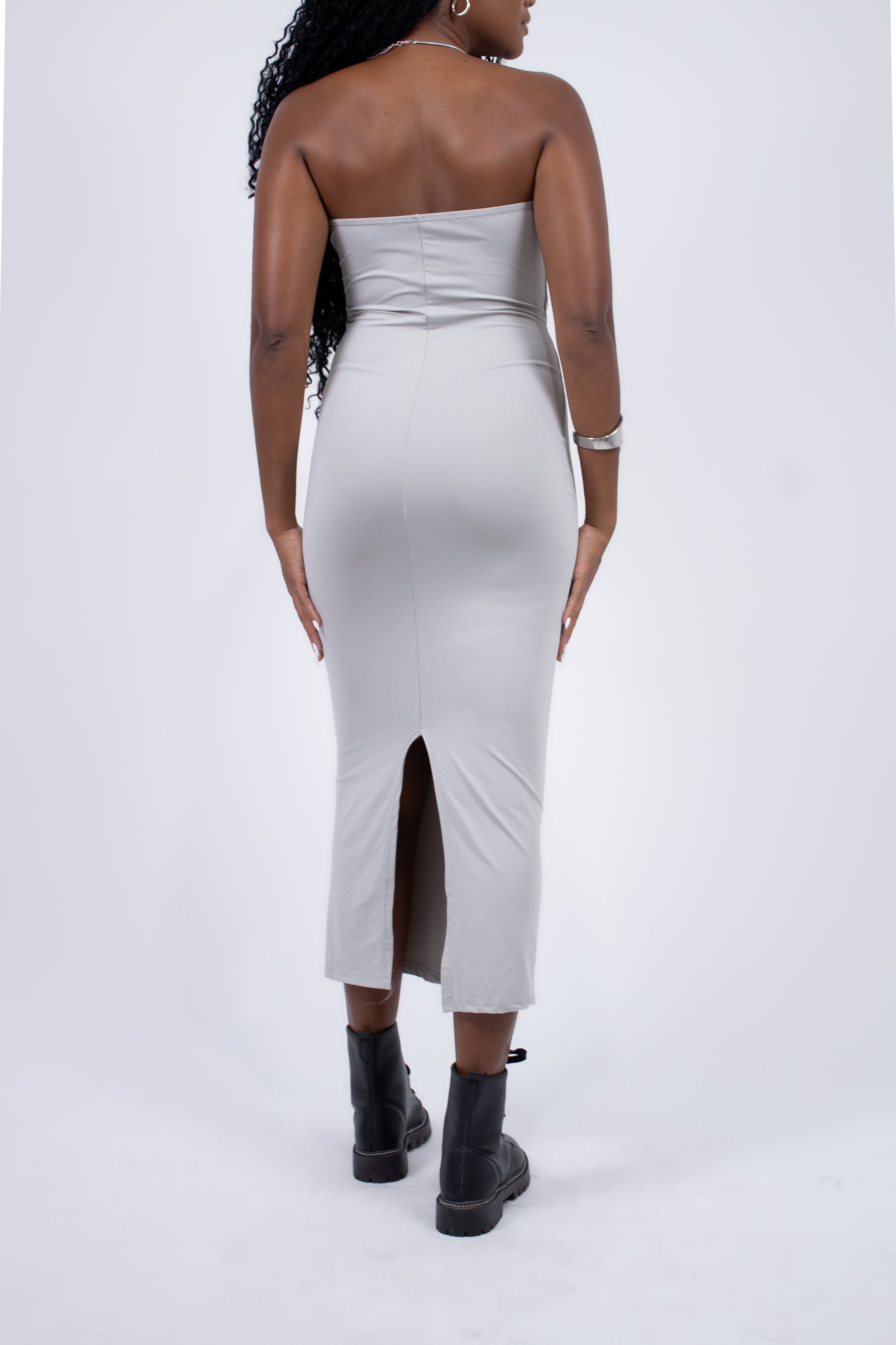 Vestido em Poliamida Midi Tomara que Caia