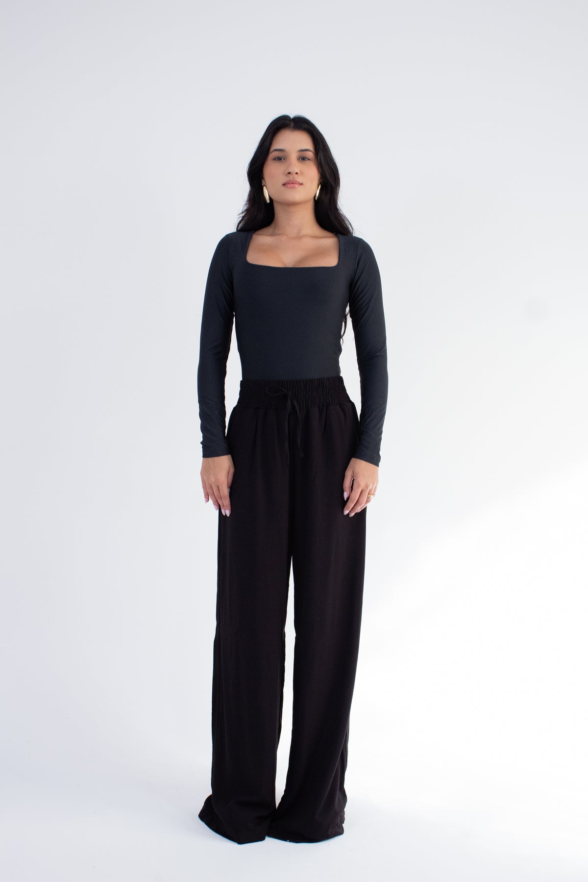 Calça Pantalona em Viscose com Cós Alto
