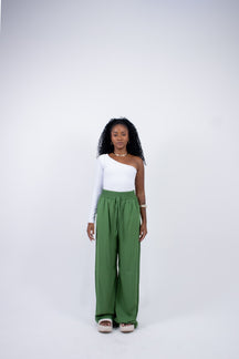 Calça Pantalona em Viscose com Cós Alto
