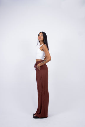Calça Pantalona em Viscose com Cós Alto